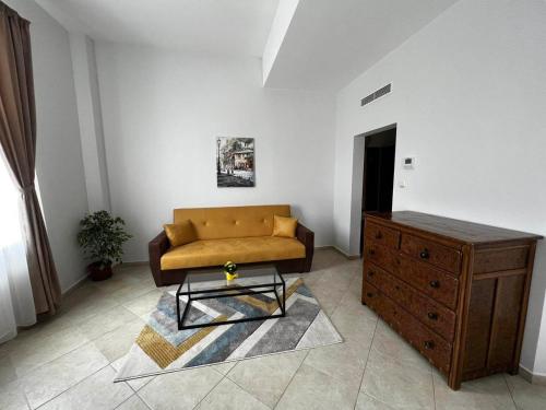 Imagen de la habitación del Hotel CENTRAL Balchik. Foto 9