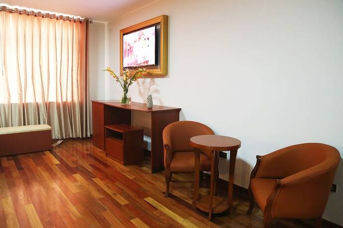 Imagen general del Hotel CENTRAL MIRAFLORES. Foto 2