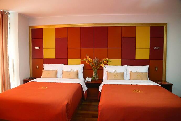 Imagen general del Hotel CENTRAL MIRAFLORES. Foto 5