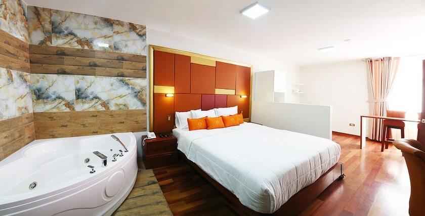 Imagen general del Hotel CENTRAL MIRAFLORES. Foto 10