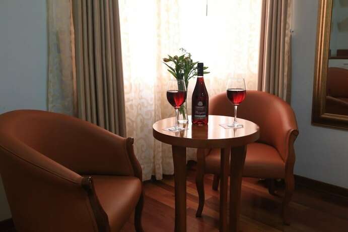 Imagen general del Hotel CENTRAL MIRAFLORES. Foto 12