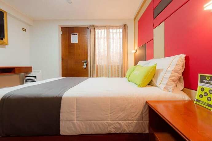 Imagen de la habitación del Hotel CENTRAL MIRAFLORES. Foto 16