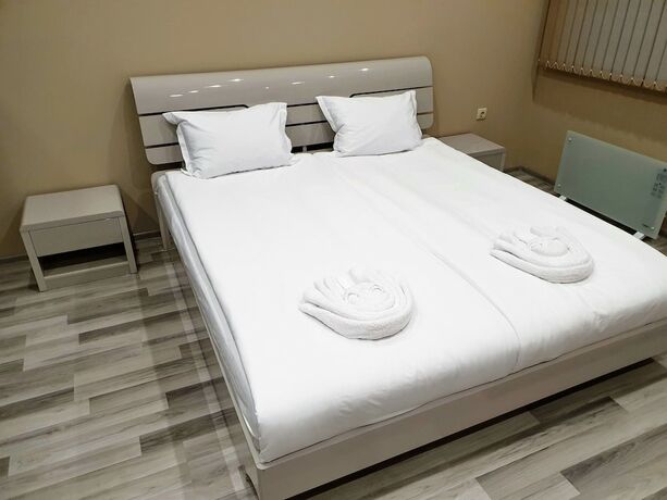 Imagen de la habitación del Hotel CENTRAL, Stara Zagora. Foto 14