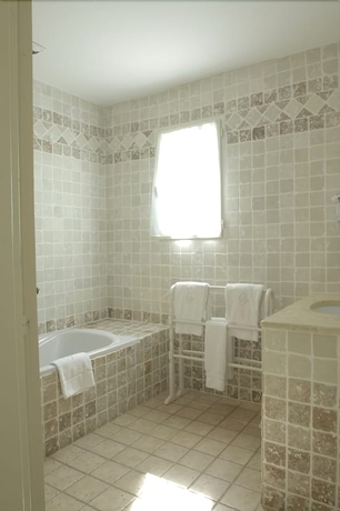 Imagen de la habitación del Hotel C&Eacute;R&Egrave;S - Boutique-H&ocirc;tel & Spa. Foto 18