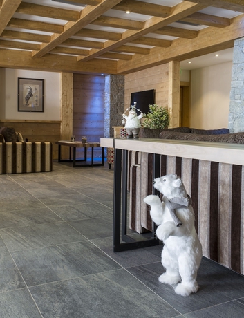 Imagen de los interiores del Hotel CGH R&eacute;sidences and Spas Le Napol&eacute;on. Foto 13