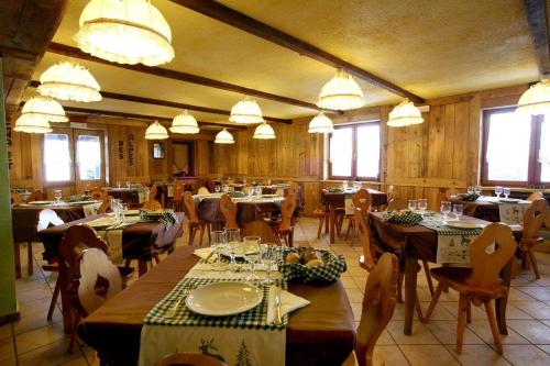 Imagen de la habitación del Hotel CHALET DES ALPES. Foto 11