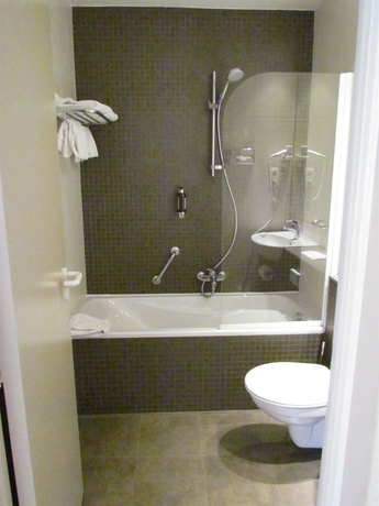 Imagen de la habitación del Hotel CHAMBORD, Bruselas. Foto 9