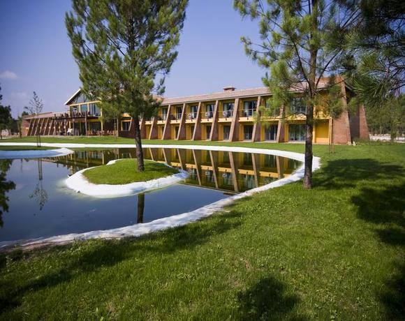 Imagen general del Hotel CHARCAS LAGOON. Foto 4