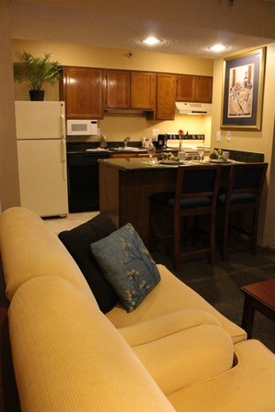 Imagen de la habitación del Hotel CHASE SUITE HOTEL. Foto 6