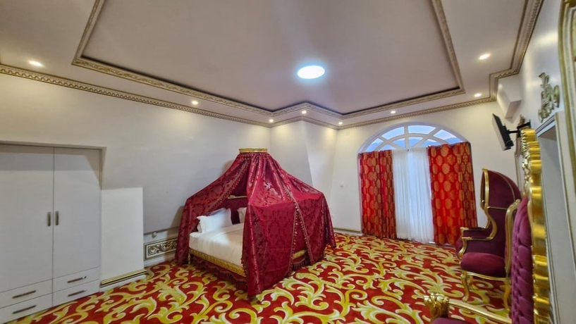 Imagen de la habitación del Hotel CHATEAU LE MARARA. Foto 6