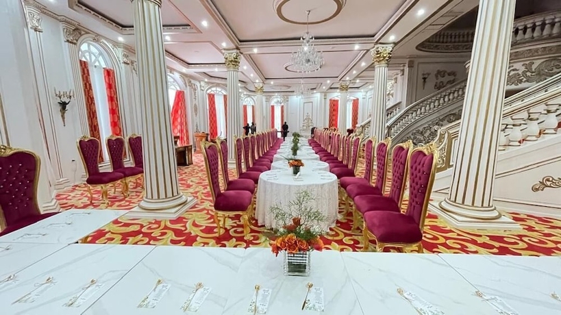 Imagen de los interiores del Hotel CHATEAU LE MARARA. Foto 13