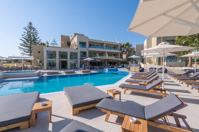 Imagen de la piscina del Hotel CHC Imperial Hotel &ndash; Adults Only. Foto 14