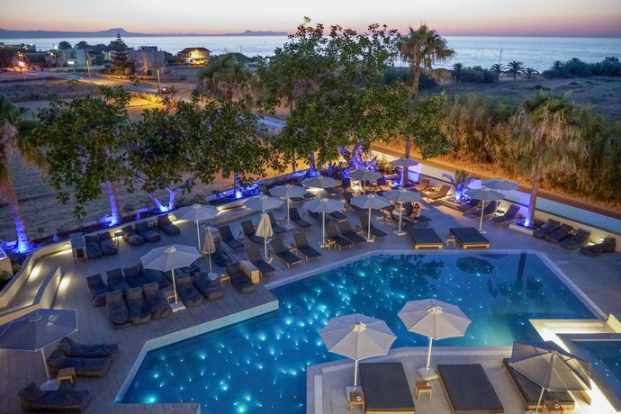 Imagen de la piscina del Hotel CHC Imperial Hotel &ndash; Adults Only. Foto 18