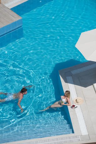 Imagen de la piscina del Hotel CHC Imperial Hotel &ndash; Adults Only. Foto 20