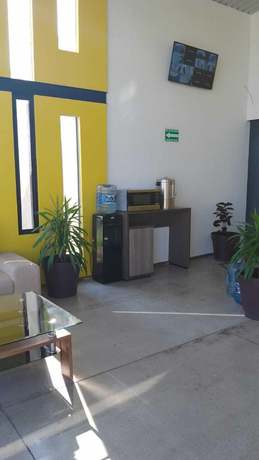 Imagen de los interiores del Hotel CHECK INN HOSTAL AEROPUERTO GDL - Hostel. Foto 16