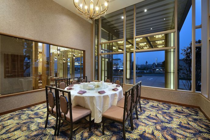 Imagen del bar/restaurante del Hotel CHECK inn Select Tainan YongKang. Foto 2