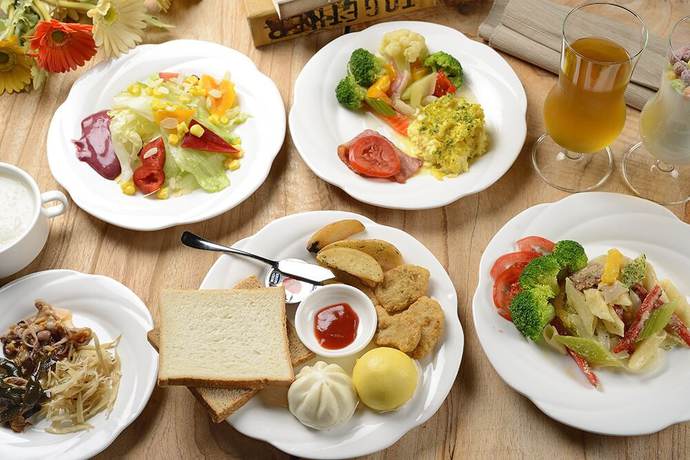 Imagen del bar/restaurante del Hotel CHECK inn Select Tainan YongKang. Foto 3