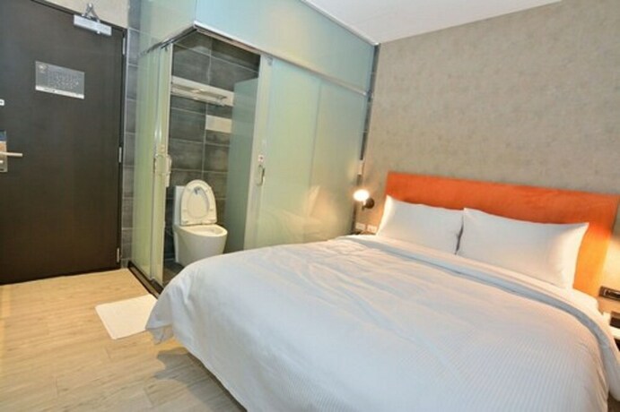 Imagen de la habitación del Hotel CHECK inn Taichung Ziyou. Foto 32
