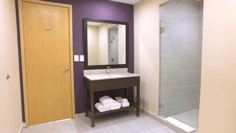 Imagen de la habitación del Hotel CHN Hotel Monterrey Aeropuerto, Trademark by Wyndham. Foto 12