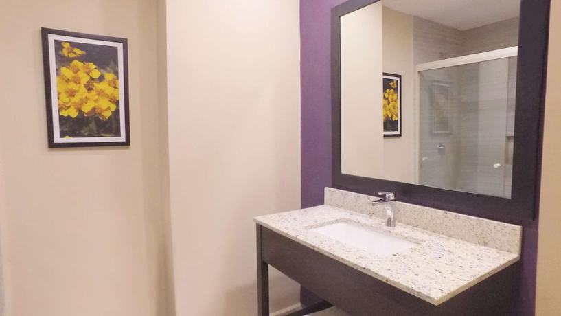 Imagen de la habitación del Hotel CHN Hotel Monterrey Aeropuerto, Trademark by Wyndham. Foto 15