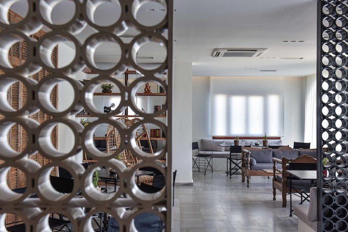 Imagen de los interiores del Hotel CHRIS HOTEL. Foto 18