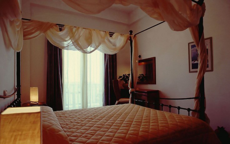 Imagen de la habitación del Hotel CHRIS HOTEL. Foto 16