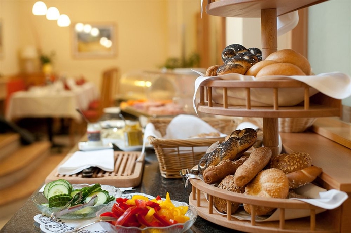 Imagen del bar/restaurante del Hotel CHRIZZ Rooms. Foto 1