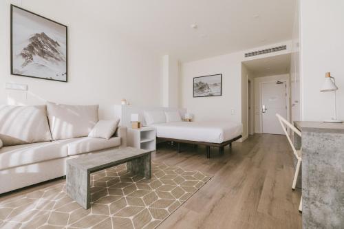 Imagen general del Hotel CIM Aparthotel. Foto 10