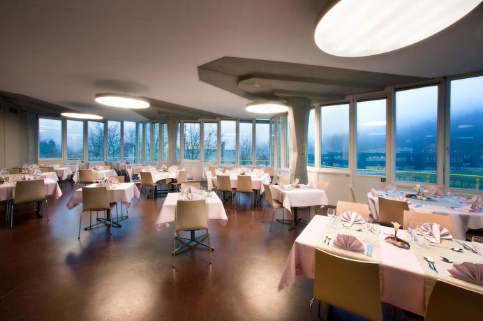 Imagen del bar/restaurante del Hotel CIP, Tramelan. Foto 6