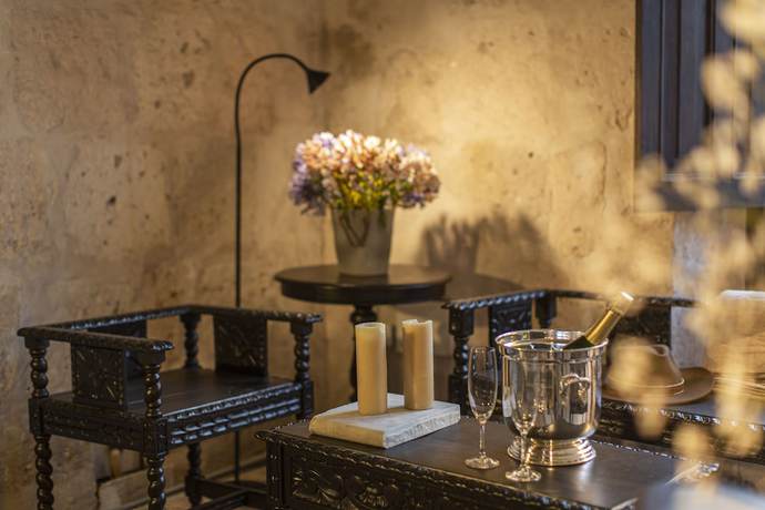 Imagen de los interiores del Hotel CIRQA - Relais and Ch&acirc;teaux. Foto 20