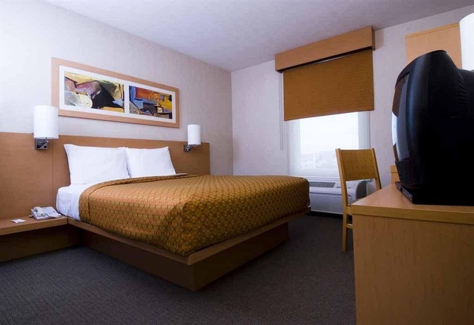 Imagen de la habitación del Hotel CITY EXPRESS TEPATITLAN. Foto 5