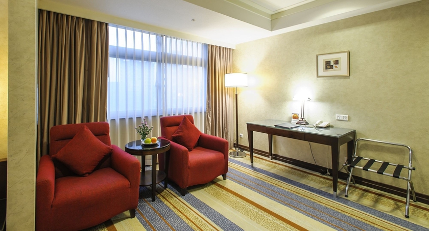 Imagen de la habitación del Hotel CITY LAKE HOTEL (DELUXE ROOM). Foto 3
