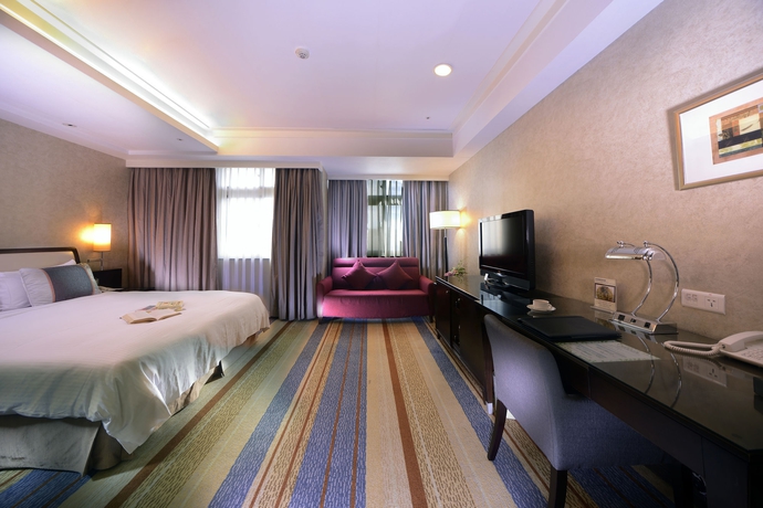 Imagen de la habitación del Hotel CITY LAKE HOTEL (DELUXE ROOM). Foto 6