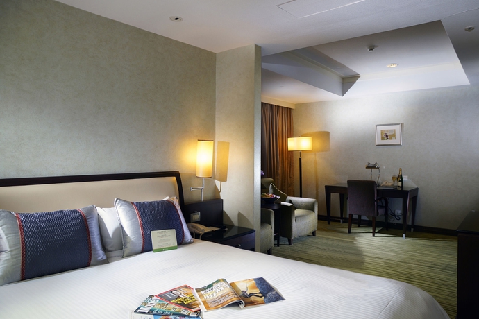 Imagen de la habitación del Hotel CITY LAKE HOTEL (DELUXE ROOM). Foto 8
