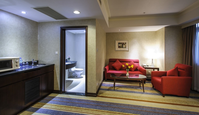 Imagen de la habitación del Hotel CITY LAKE HOTEL (DELUXE ROOM). Foto 9
