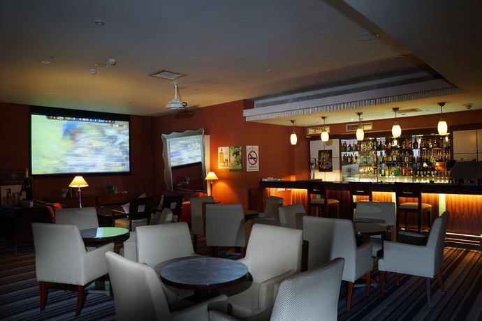 Imagen de los interiores del Hotel CITY LAKE HOTEL (DELUXE ROOM). Foto 14