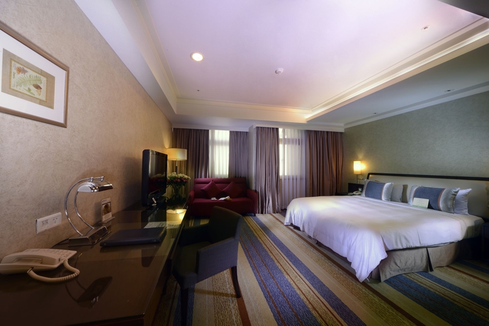 Imagen de la habitación del Hotel CITY LAKE HOTEL (DELUXE ROOM). Foto 12