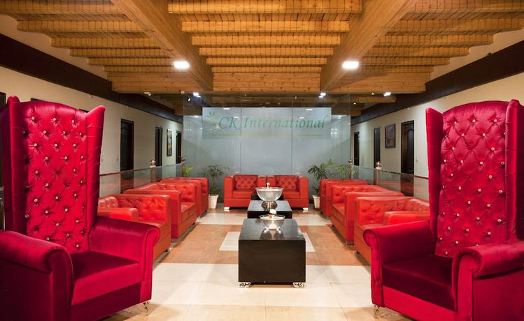 Imagen de los interiores del Hotel CK International. Foto 18
