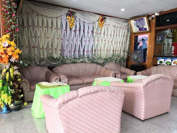 Imagen de los interiores del Hotel CL Garden Inn. Foto 16