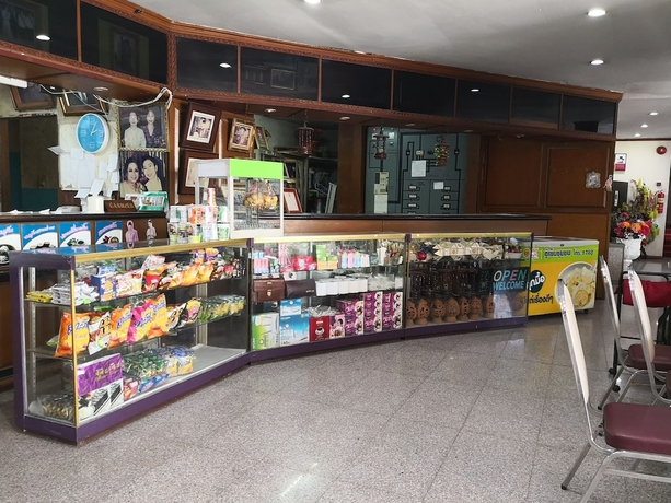 Imagen de los interiores del Hotel CL Garden Inn. Foto 18