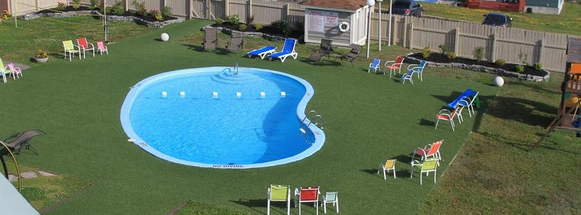 Imagen de la piscina del Hotel CLARENVILLE INN. Foto 7