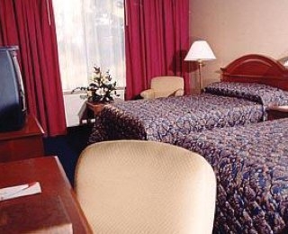 Imagen de la habitación del Hotel CLARION HOTEL BETHESDA PARK. Foto 2