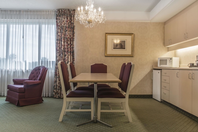 Imagen de la habitación del Hotel CLARION HOTEL and CONFERENCE CENTER, Fort Erie. Foto 15