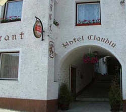 Imagen de los exteriores del Hotel CLAUDIU. Foto 8