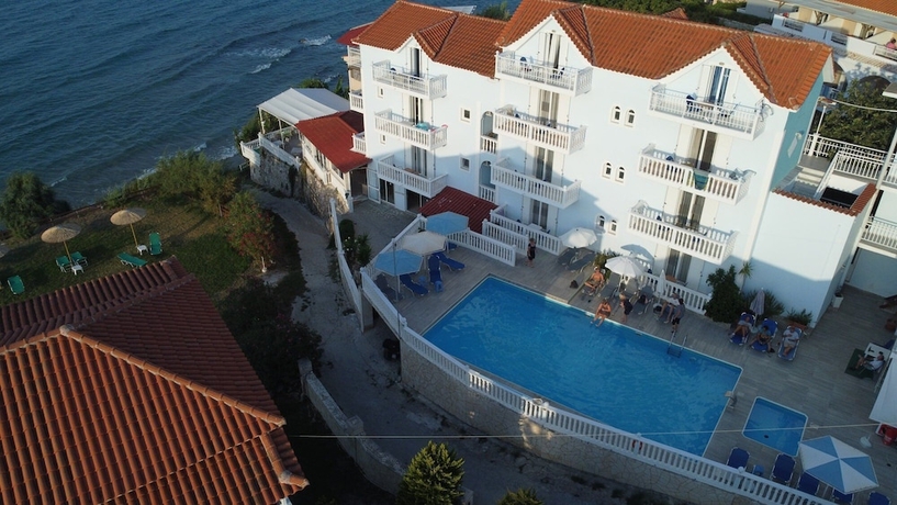 Imagen de la piscina del Hotel CLEAR HORIZON, Ammoudi. Foto 17