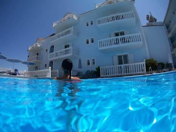Imagen de la piscina del Hotel CLEAR HORIZON, Ammoudi. Foto 19