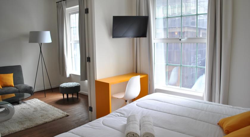 Imagen de la habitación del Hotel CLH Suites Santiago. Foto 2