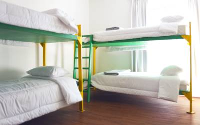 Imagen de la habitación del Hotel CLH Suites Santiago. Foto 3