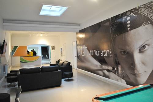 Imagen de los interiores del Hotel CLH Suites Santiago. Foto 5