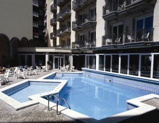 Imagen de la piscina del Hotel CLIPPER SOL. Foto 6